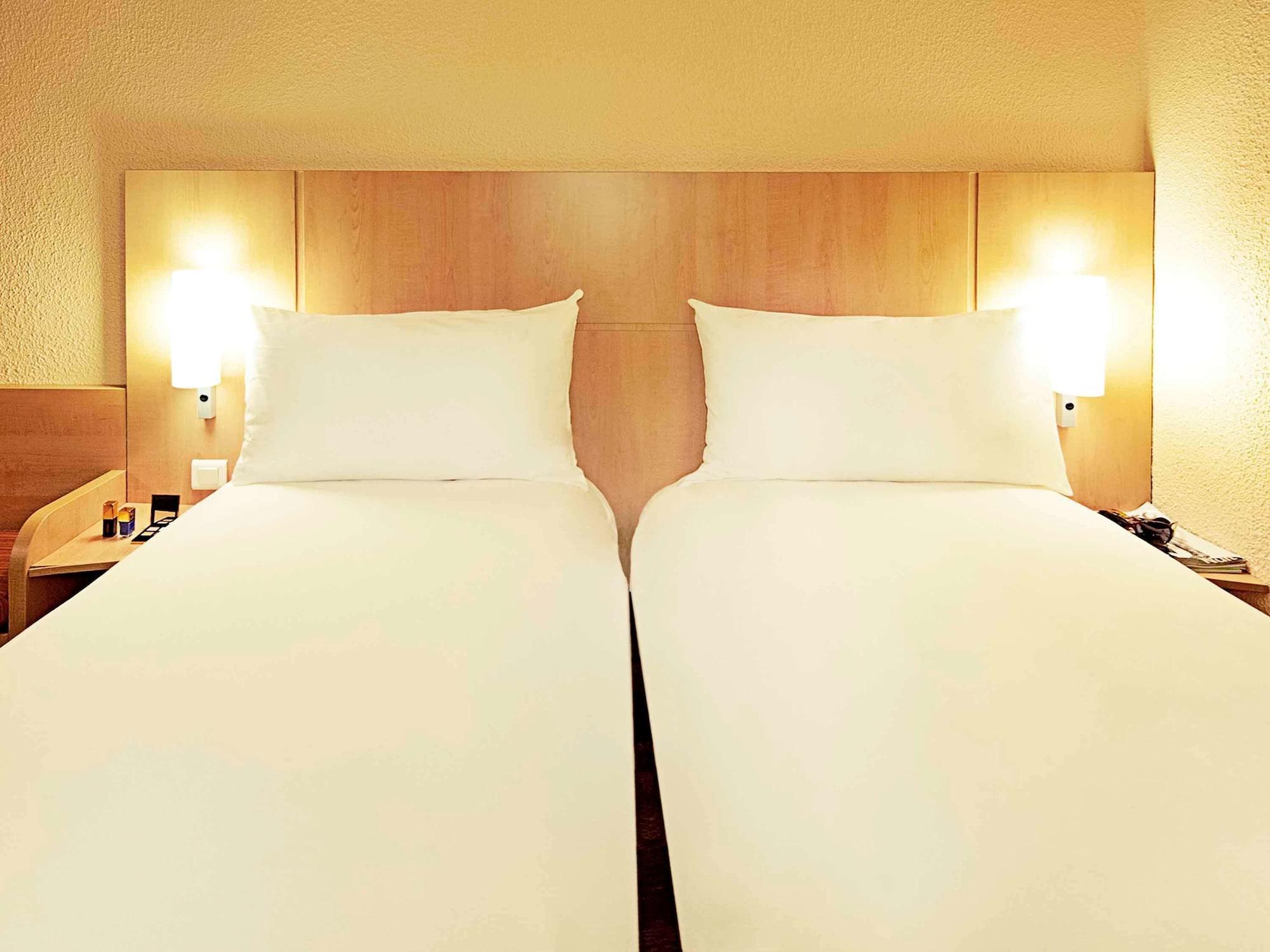 Ibis Saint-Malo Madeleine Hotel Екстериор снимка