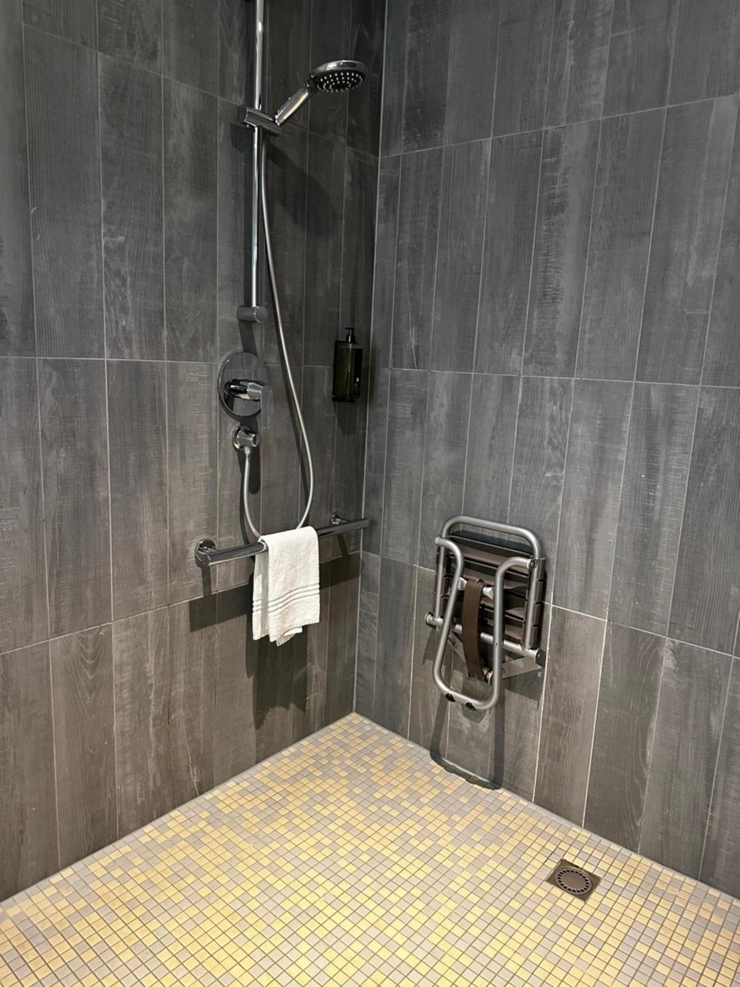 Ibis Saint-Malo Madeleine Hotel Екстериор снимка